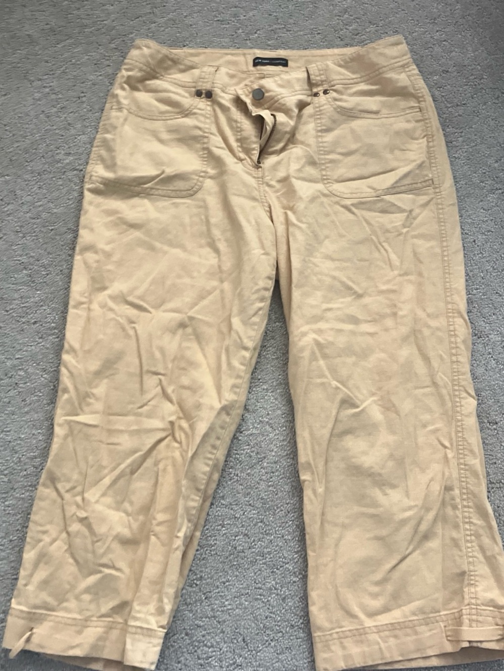 New York & Company Beige Cropped Straight-Leg Jeans